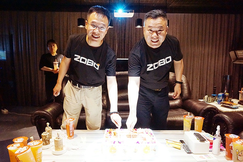 ZOBO蜜桃在线观看网站党支部组织“七一”党员集体政治生日会暨共同庆祝香港回归25周年